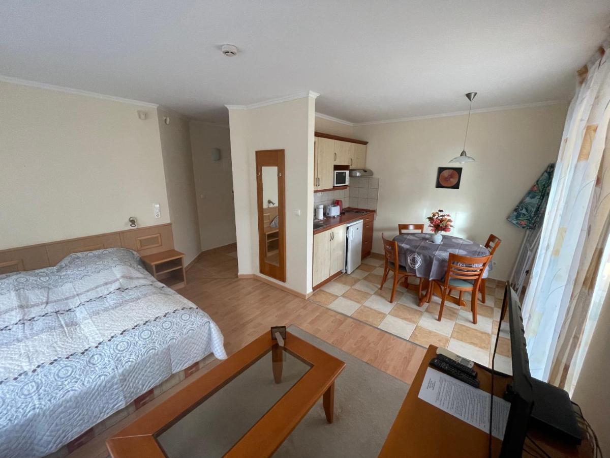 Garda Apartmanház Hévíz Exterior foto