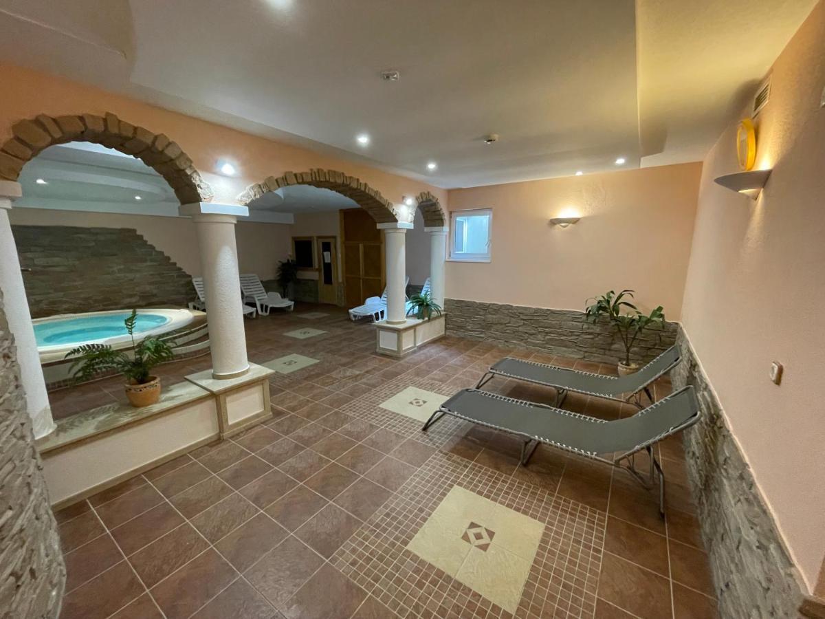 Garda Apartmanház Hévíz Exterior foto